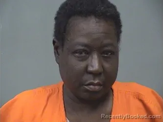 Mugshot of LATEIA S CARVER booked in Mahoning County, Ohio on June 20, 2026