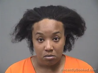 Mugshot of TEKIA HUGGINS booked in Mahoning County, Ohio on June 24, 2026