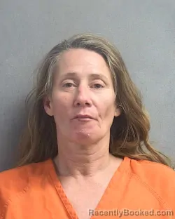 Mugshot of STEPHANIE M HAMILTON