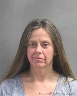 Mugshot of ROBYN LYN-MARIE FIGGINS