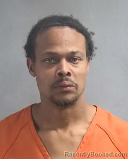 Mugshot of ALBERT A DAVIS