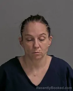 Mugshot of AMANDA L LINDENBERGER