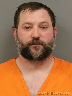 Mugshot of TOMAS EDWARD NEAL