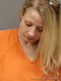 Mugshot of KAYLEIGH JAY HONEYCUTT