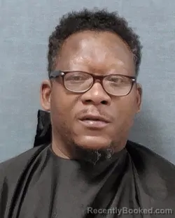 Mugshot of EUGENE DEANDRE ROBINSON