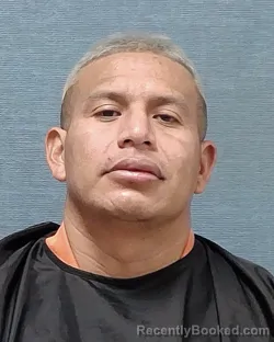 Mugshot of WALTER PEREZ MENDEZ booked in Stark County, Ohio on April 22, 2026