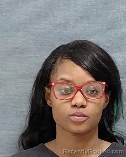 Mugshot of MYQUAELA ELAINE CALLOWAY booked in Stark County, Ohio on March 19, 2026