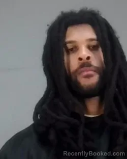 Mugshot of JAYRON ARMANI FULTON