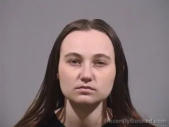 Mugshot of KAYLEE MAE DEVLIN booked in Trumbull County, Ohio on March 20, 2026