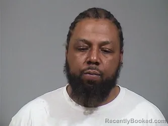 Mugshot of CLIFTON DWAYNE JR JONES booked in Trumbull County, Ohio on April 26, 2026