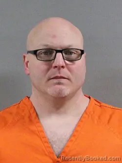 Mugshot of DANIEL TIMOTHY LESH