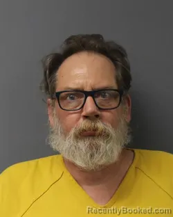 Mugshot of MICHAEL READING