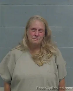 Mugshot of Wendy Sue Holloway booked in Washington County, Florida on September 9, 2026