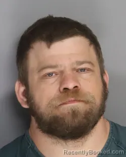 Mugshot of JUSTIN VOIGT