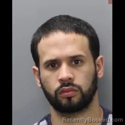 Mugshot of STEVEN VAZQUEZ-ROSADO