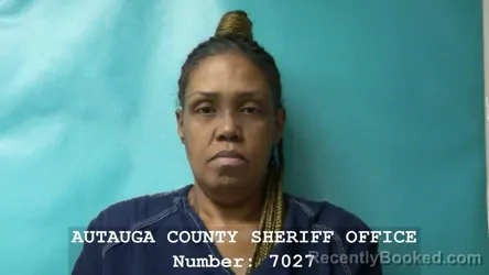 Mugshot of LIKISHA SECONDA MCQUEEN-HUNTER MOSELEY