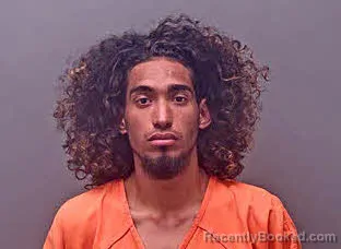 Mugshot of VICT0R JOSUE ALMENDAREZ-HERNANDEZ