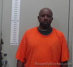 Mugshot of DEWAYNE THOMAS