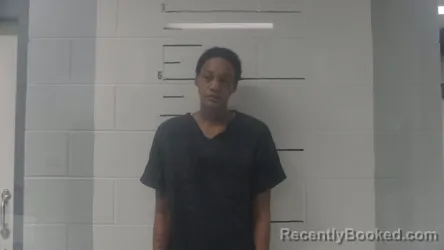 Mugshot of Quaneisha Shantel Mccurty