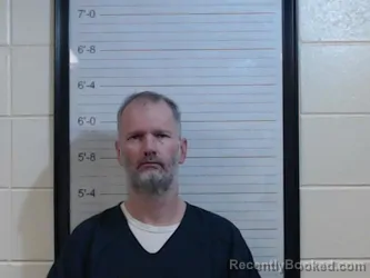 Mugshot of DUSTIN CHAD STRAUGHAN