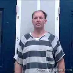 Mugshot of MATTHEW BRANDEN HILL