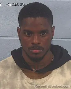 Mugshot of LASHUNDRE MOSLEY