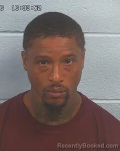 Mugshot of DEAUNDRA SPENCE