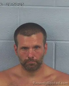 Mugshot of DERRICK GILLUM booked in Etowah County, Alabama on May 20, 2026