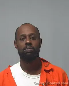 Mugshot of DEREK GALLOWAY