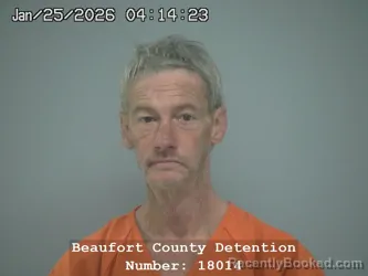 Mugshot of MICHAEL ANTHONY ROBERTS