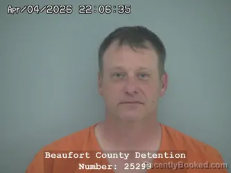 Mugshot of DAVID LEE WILLIAMS booked in Beaufort County, South Carolina on April 4, 2026