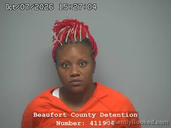 Mugshot of Kiwanda Latrice Freeland booked in Beaufort County, South Carolina on October 7, 2026