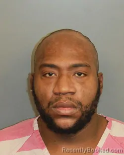 Mugshot of RODDARIUS DEONTAE SHARPE