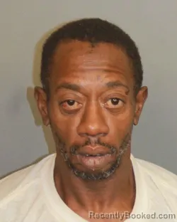 Mugshot of DENNIS RAYSHAWN HUTTON booked in Jefferson County, Alabama on April 25, 2026