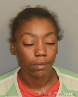 Mugshot of CYNTORIA NICHOLE FRAZIER booked in Jefferson County, Alabama on April 30, 2026