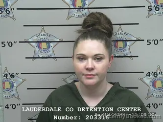 Mugshot of CASSIE BROOKE CUMMINGS