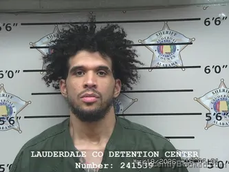 Mugshot of DAREN LASHAWN ROBINSON