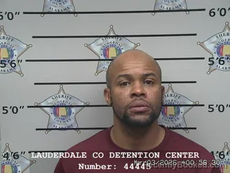 Mugshot of QUINTON MAURICE IRONS