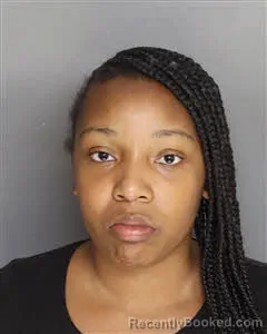 Mugshot of Shawntell Laurice Smalls booked in Berkeley County, South Carolina on October 1, 2026