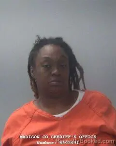 Mugshot of TANICKKA O OLIVER