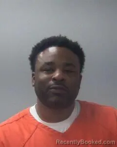 Mugshot of ITREZE L HAMPTON