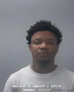 Mugshot of DEANDRAE T SAULSBERRY