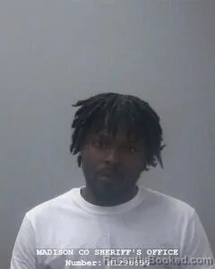 Mugshot of DENZEL S CAWTHORN