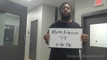 Mugshot of ANTAVIOUS D MONDS