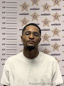 Mugshot of JAIVIAN TIQUEZ MCGAHEE booked in Morgan County, Alabama on May 20, 2026
