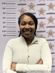 Mugshot of QUATERRIA CHELLE VAUGHN