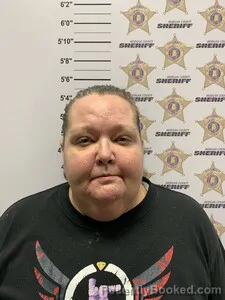 Mugshot of Elizabeth Nichole Davenport booked in Morgan County, Alabama on August 25, 2026