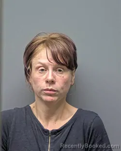 Mugshot of Jennifer Dessie Holden