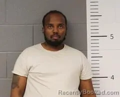 Mugshot of MALIK MOORE booked in St Clair County, Alabama on April 29, 2026