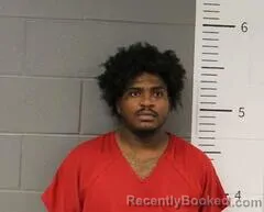 Mugshot of VANDARIOUS HAMPTON booked in St Clair County, Alabama on June 25, 2026